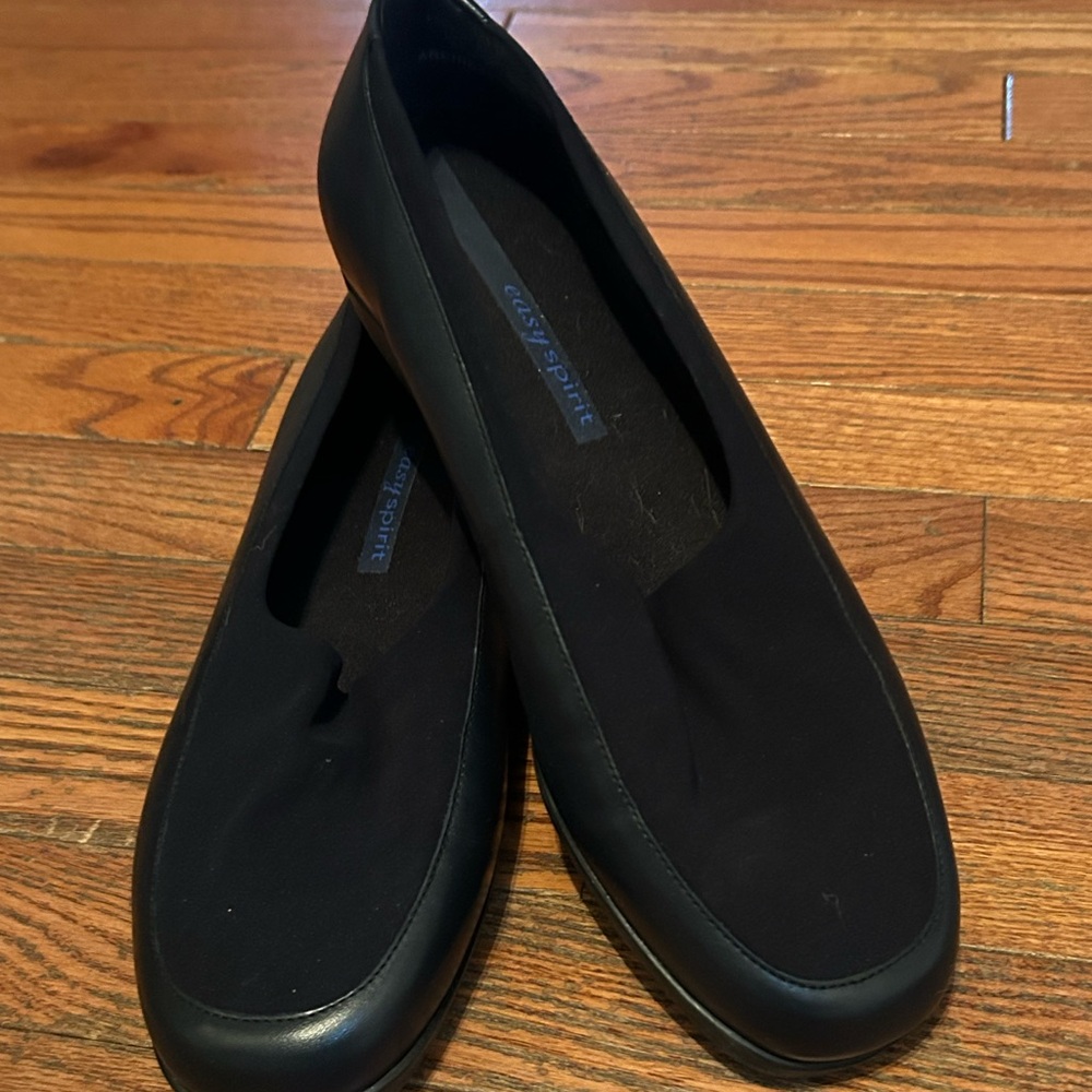 Easy Spirit Shoes Women's SZ: 10 Navy Blue Leather Round Toe 2.5" Heel Slip On